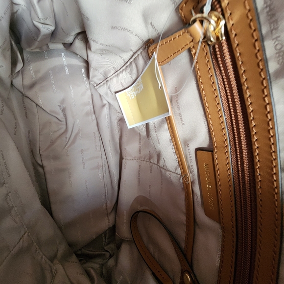 Michael Kors Devon tote - Picture 3 of 8